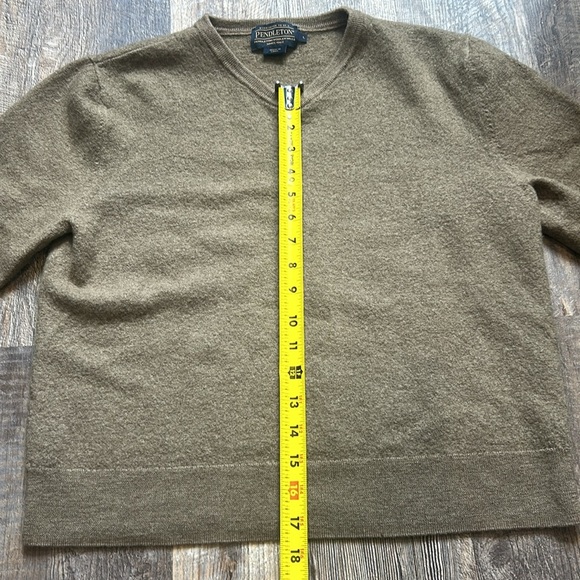 Pendleton V Neck Sweater - Picture 5 of 7